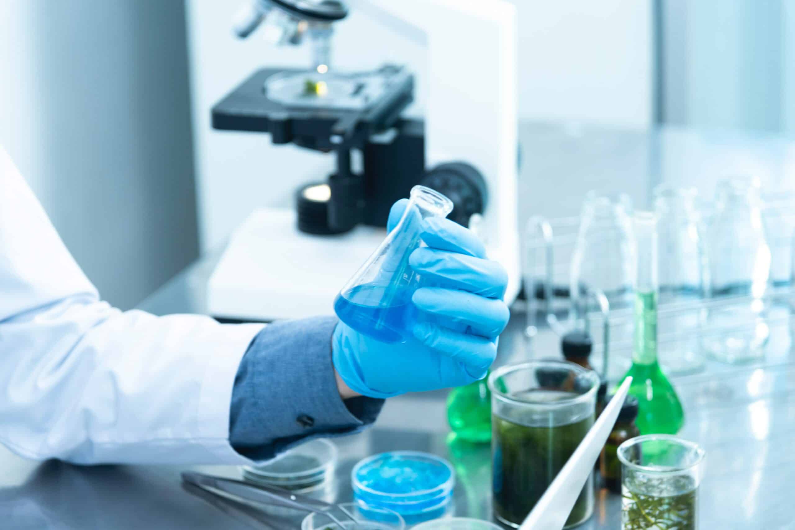 Laboratoriehandsker: Sikkerhed og præcision i videnskabelig forskning